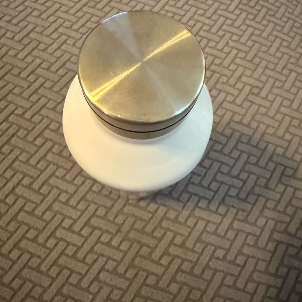 Corkcicle Classic White Metal Bottle - Picture 3 of 5